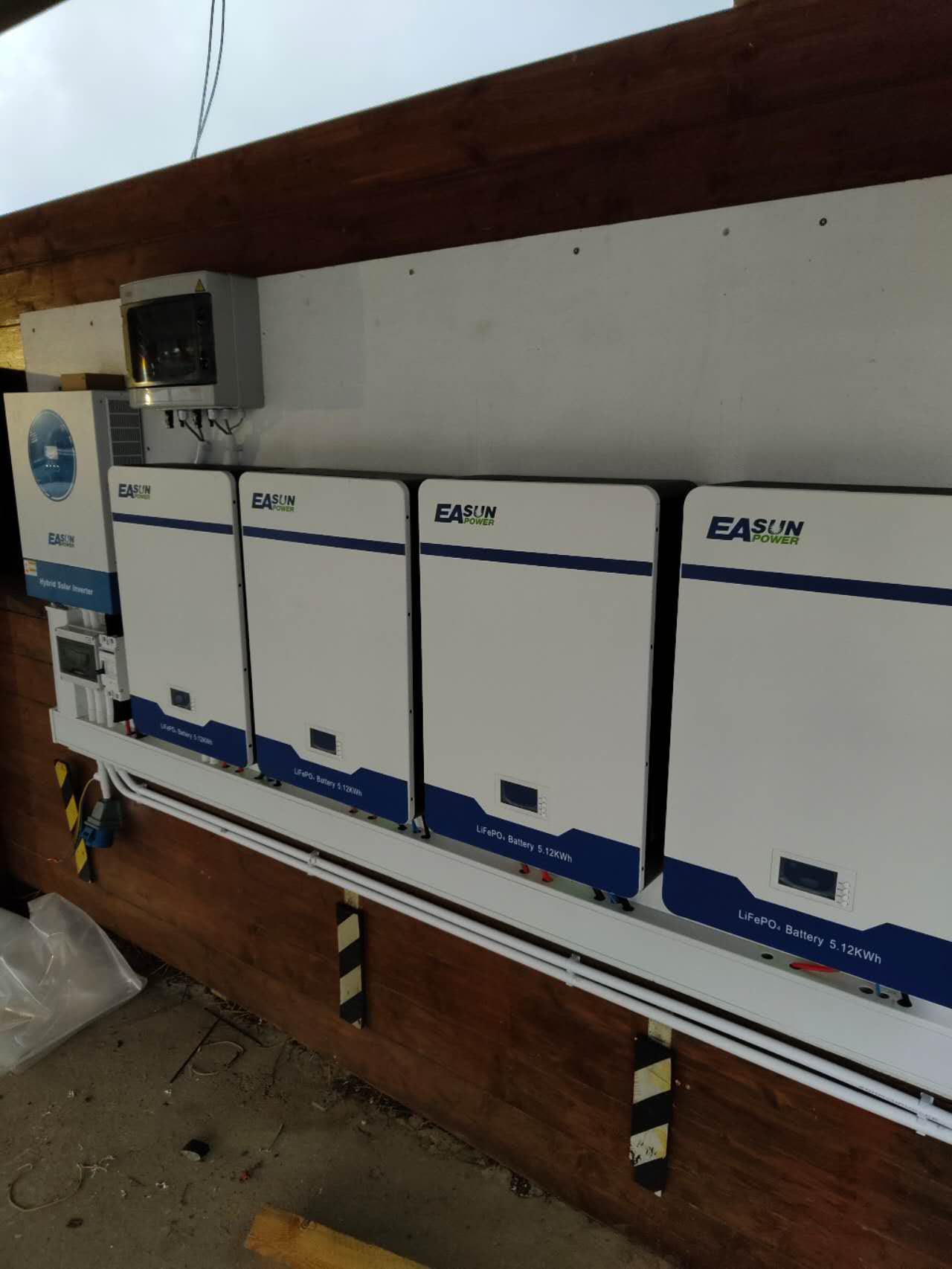 Easun Power 11 kW Inverter Seamlessly Paired with 20 kWh Lithium Battery in Nigeria